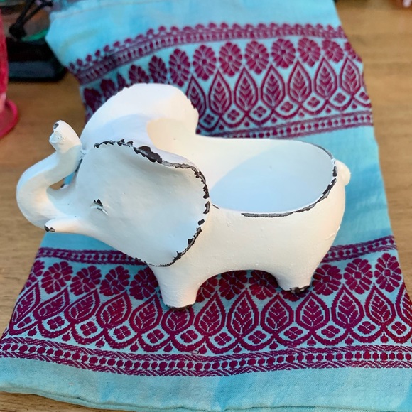 Small Feng Shui Good Luck Elephant Trinket Dish - Picture 6 of 7